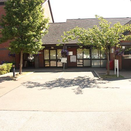 Campanile Milton Keynes - Fenny Stratford Hotel Exterior foto